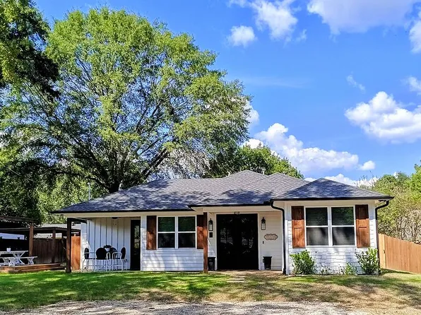5 Hollers St, Longview, TX 75601