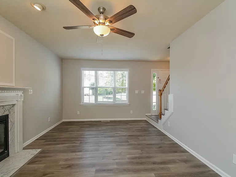 118 Ashton Ct — Photo 4