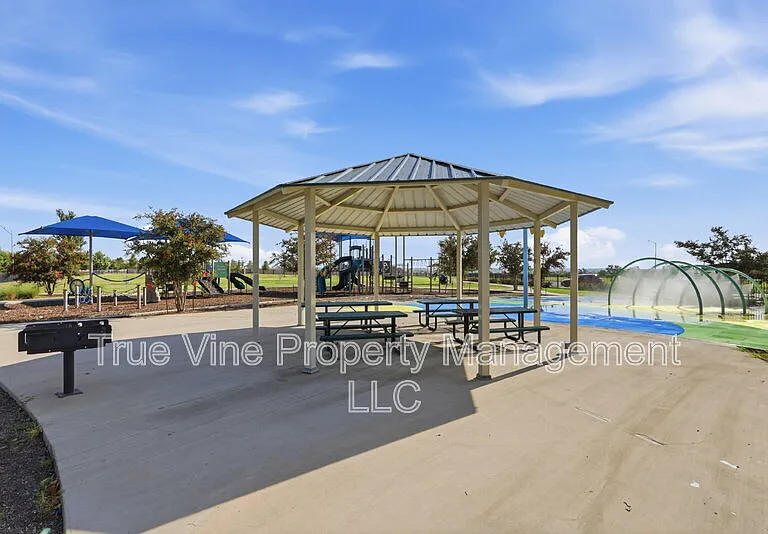 2906 Millikan Dr — Photo 9