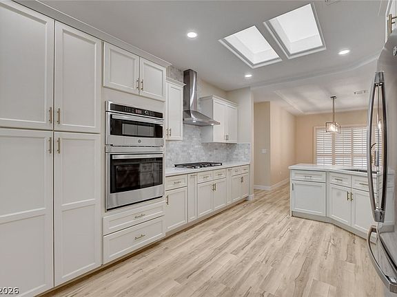 5th image of 2741 Hartwick Pines Dr