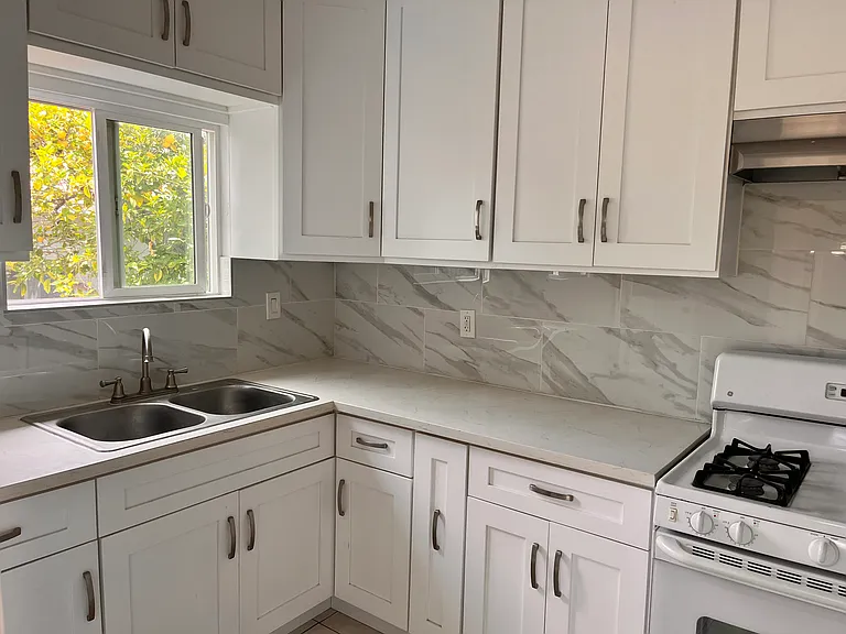 4200 Hatfield Pl — Photo 3