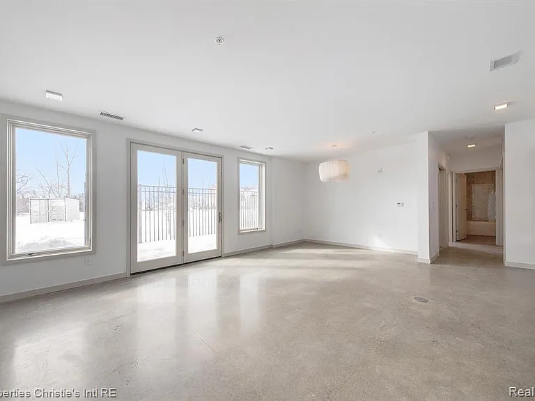 1454 Townsend #26 — Photo 4