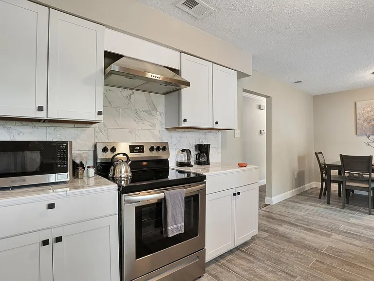 720 Dixon St — Photo 19