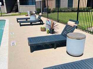 Carriage House Apartments, Nederland, TX 77627