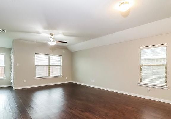 2nd image of 8468 High Garden St