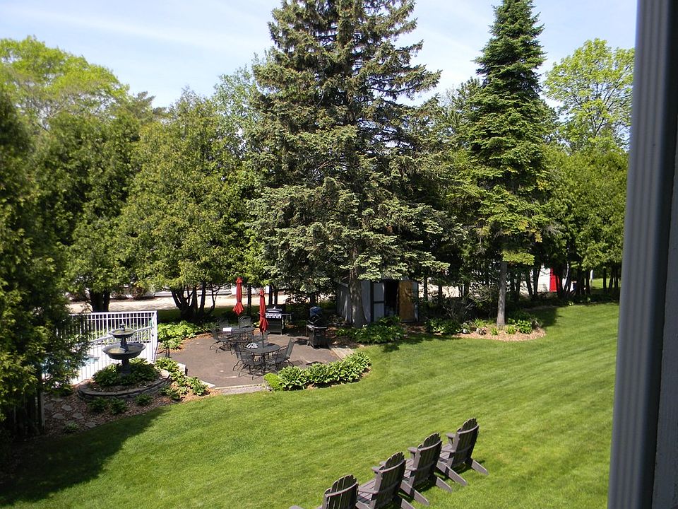 2nd image of 3042 Cedar St #404