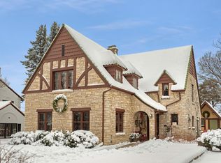 216 W College Ave, Waukesha, WI 53186