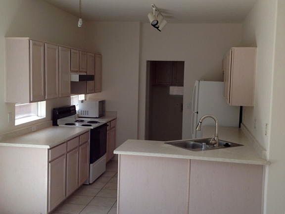 4th image of 17606 N 17th Pl Unit 1035