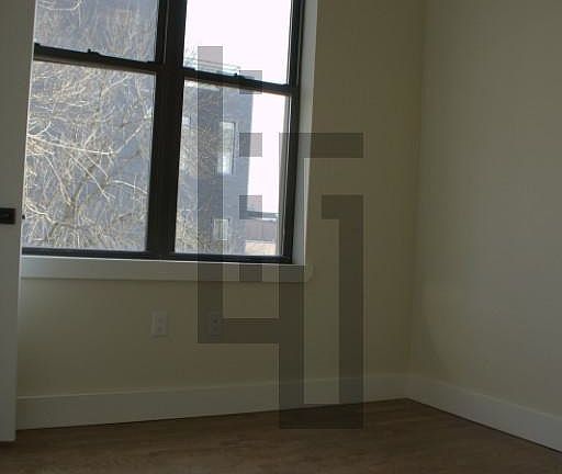 4th image of 291 Stockholm St APT 01L