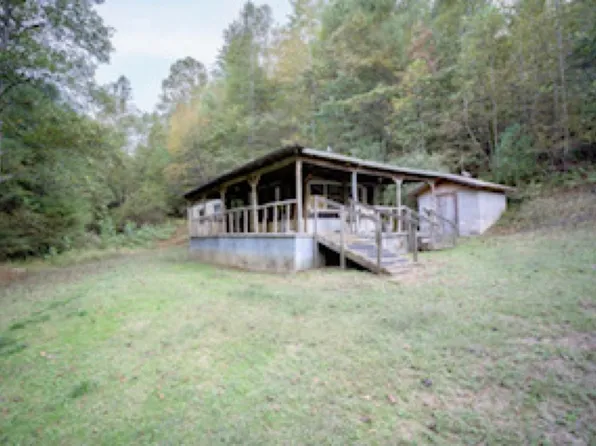 227 Lewis Rd #B, Sandy Hook, KY 41171