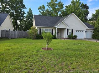 5516 Hall Glen Dr, Hope Mills, NC 28348