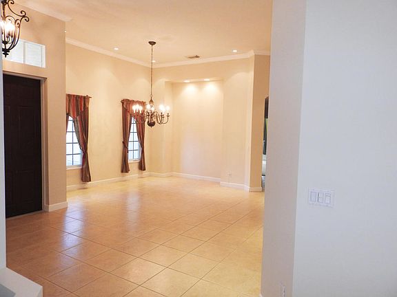 3rd image of 825 SW Grand Reserve Blvd