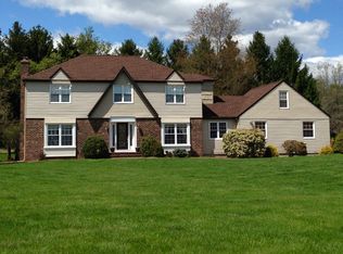 5 Powder Horn Rd, Flemington, NJ 08822