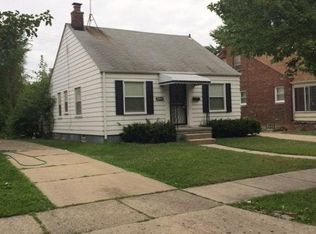 20269 Elkhart St, Harper Woods, MI 48225