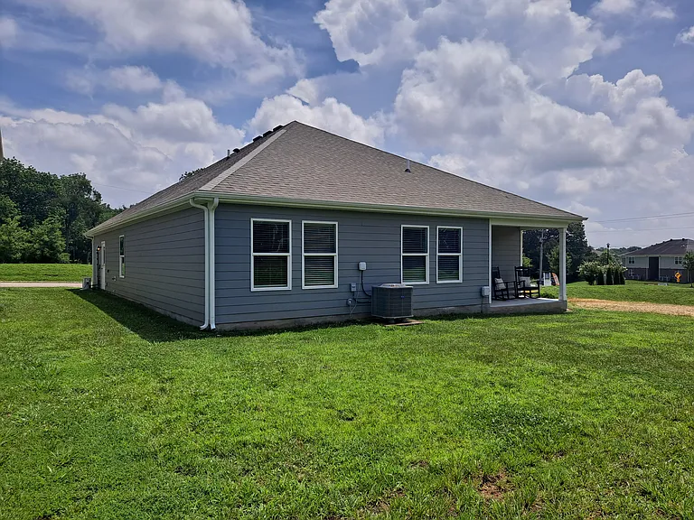 369 Standard Ave — Photo 3