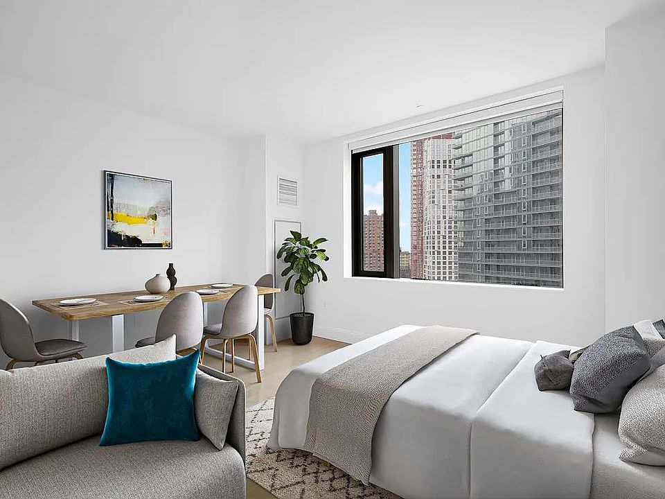 1st image of 10 City Point APT 20S