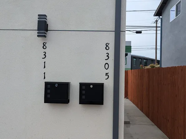 8305 Barnsley Ave, Los Angeles, CA 90045