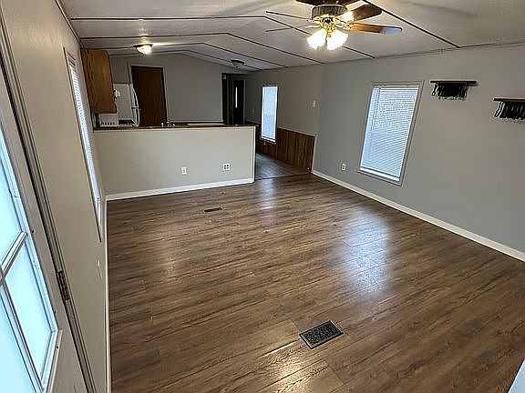 2nd image of 3611 Butternut Dr #44