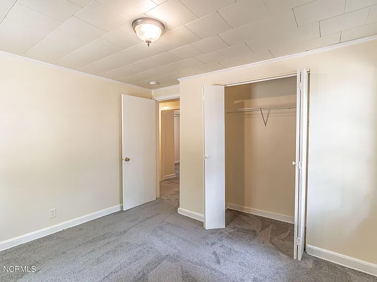 885 S Stephens St — Photo 24