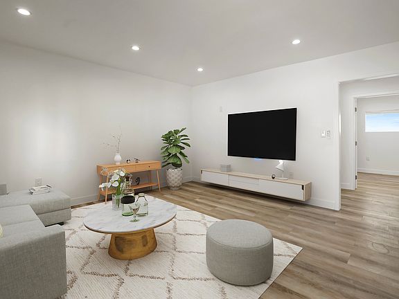 4th image of 2561 W Avenue 30