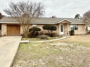 105 Oak Ridge Dr S, Kerrville, TX 78028