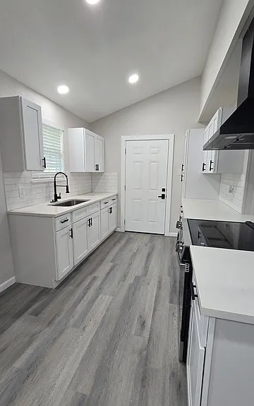 4811 Village Vw — Photo 4