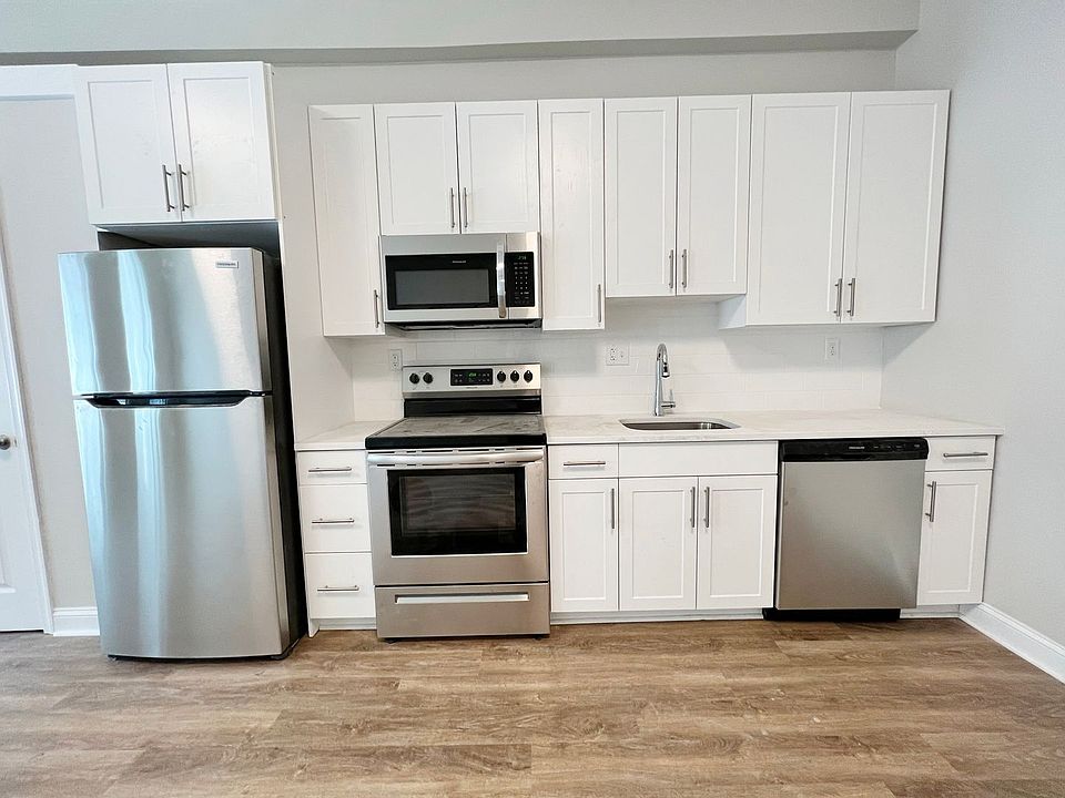 1st image of 327-337 W Chestnut St #333C