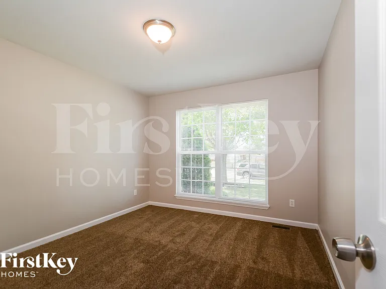 310 Rustic Oaks Dr — Photo 16