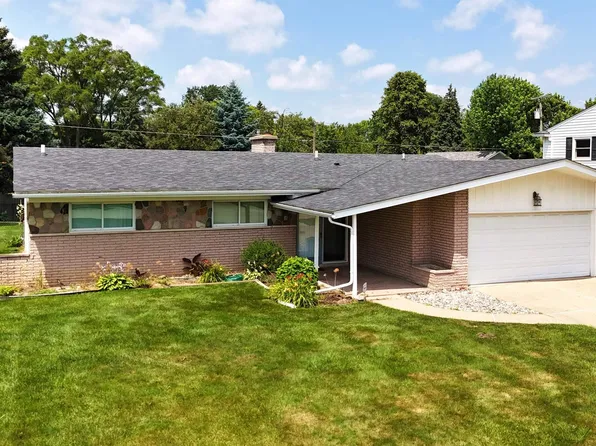 36819 Maas Dr, Sterling Heights, MI 48312