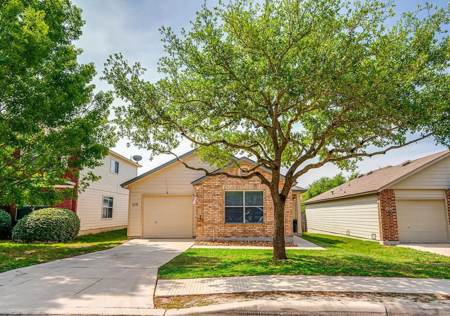 3 bed, 1332 sqft, $1,600 — Photo 1