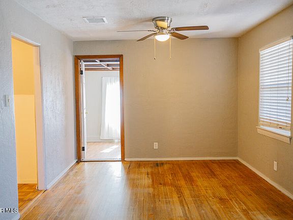 3rd image of 408 Barcelona Dr