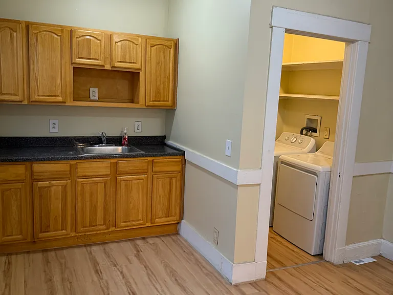 815 Campbell Ave #1 — Photo 5