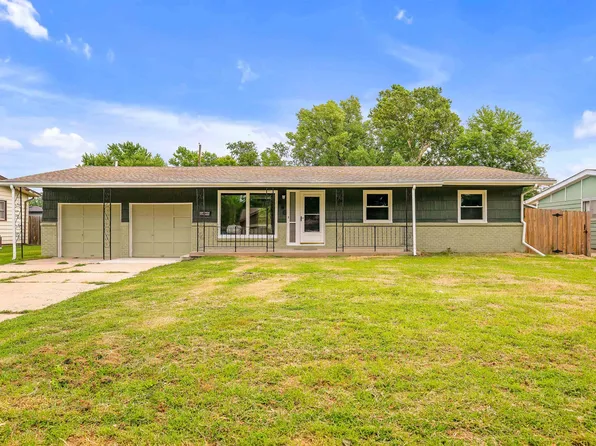 946 N Brownthrush Ln, Wichita, KS 67212