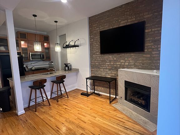 2nd image of 1411 W Ohio St APT 1R