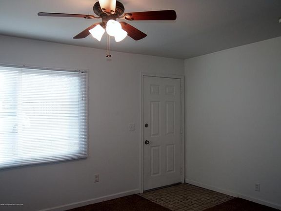 3rd image of 900 Woodbine Ave