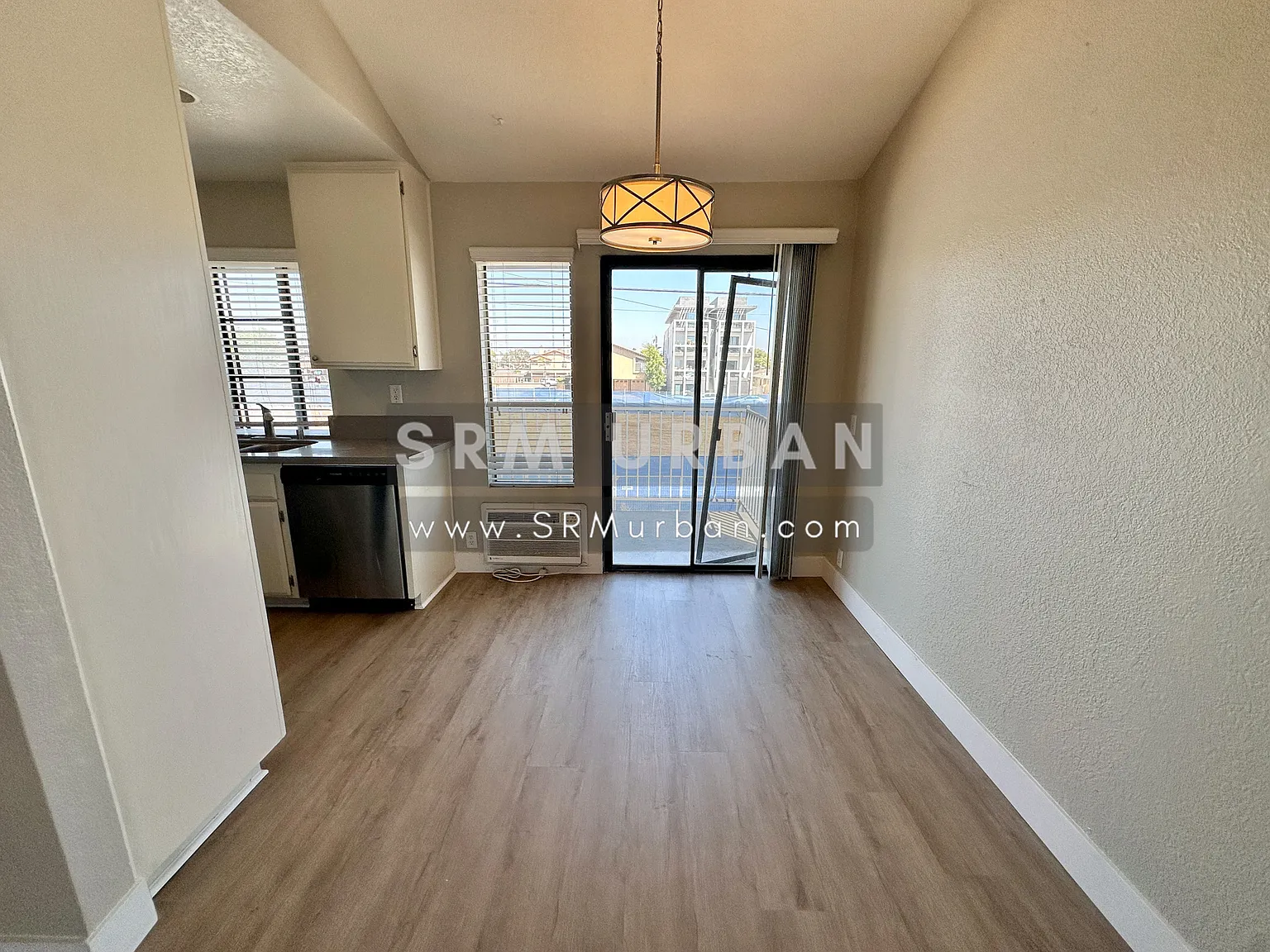 2 bed, 900 sqft, $3,095 — Photo 4