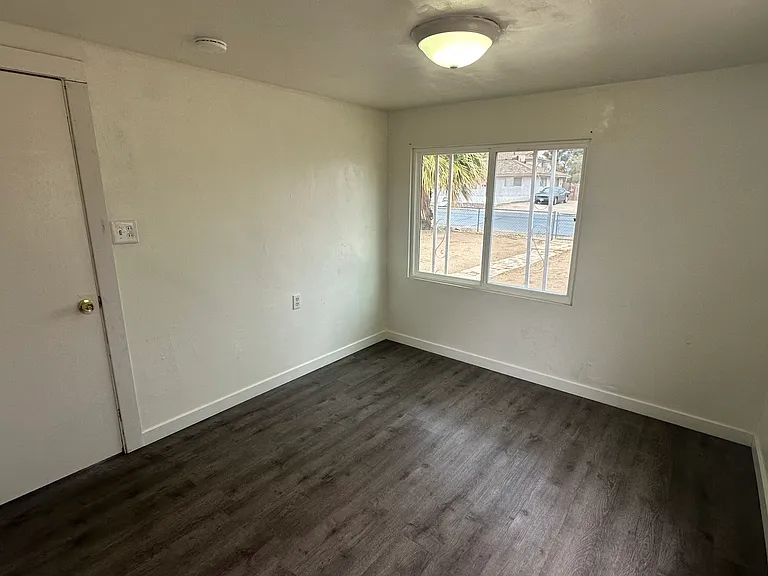 227 W Church Ave — Photo 3