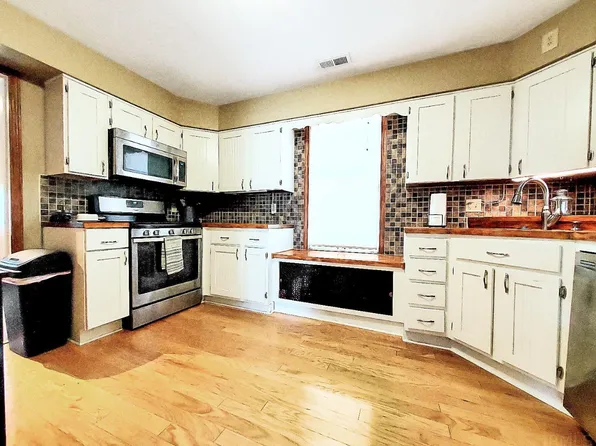 212 E 1st St, Bloomington, IN 47401