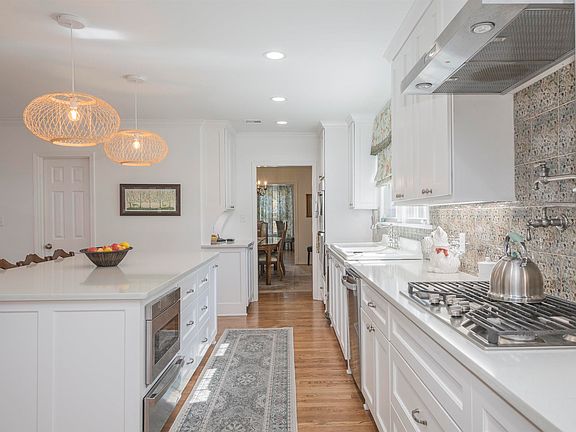 4th image of 3420 Loop Rd