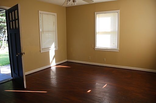 2nd image of 102 Amaryliss Ave
