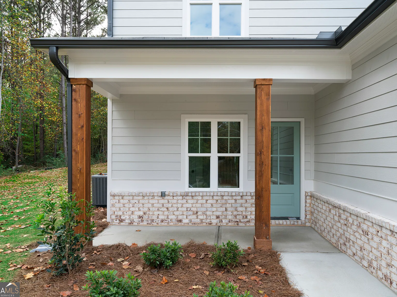3 bed, 2.5 bath, 1950 sqft, $2,275 — Photo 2