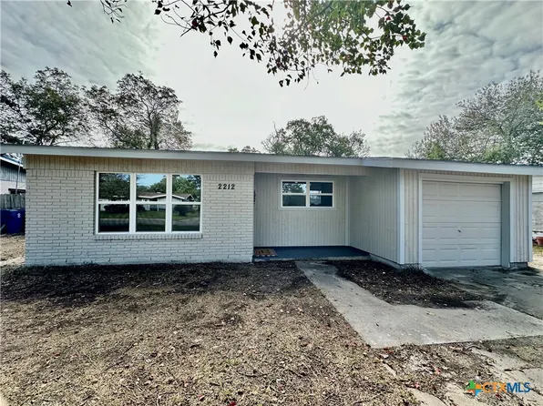 2212 Leon Dr, Port Lavaca, TX 77979
