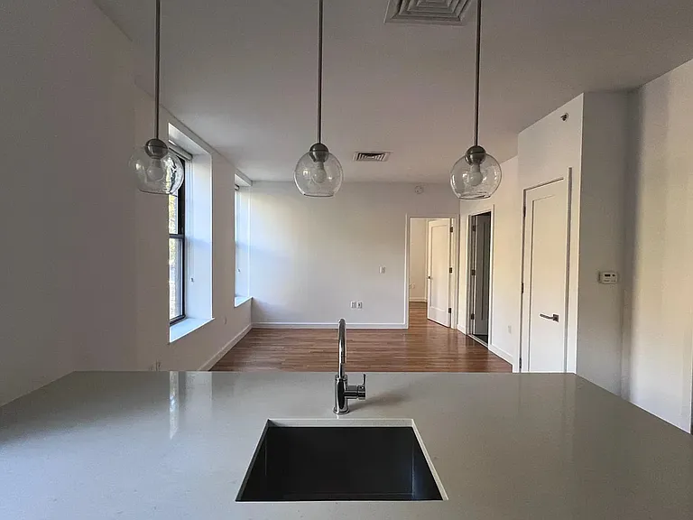 123 Parkside Ave #1S — Photo 3