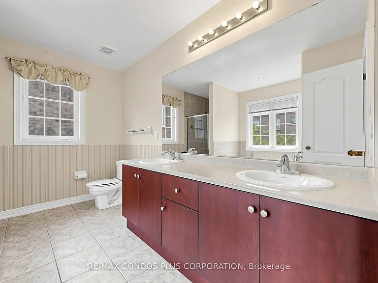 139 Queen Filomena Ave — Photo 29