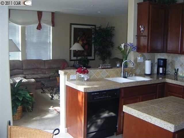 2nd image of 530 Lilac Ct