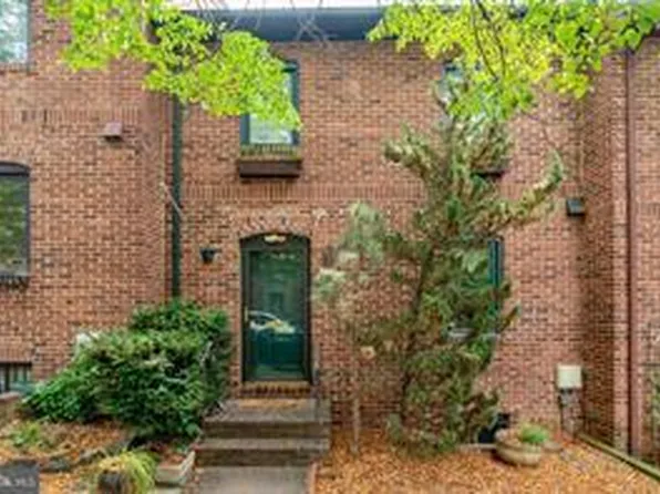 35 City Gate Ln #1, Annapolis, MD 21401