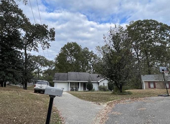 1st image of 2804 Sunset Dr NE