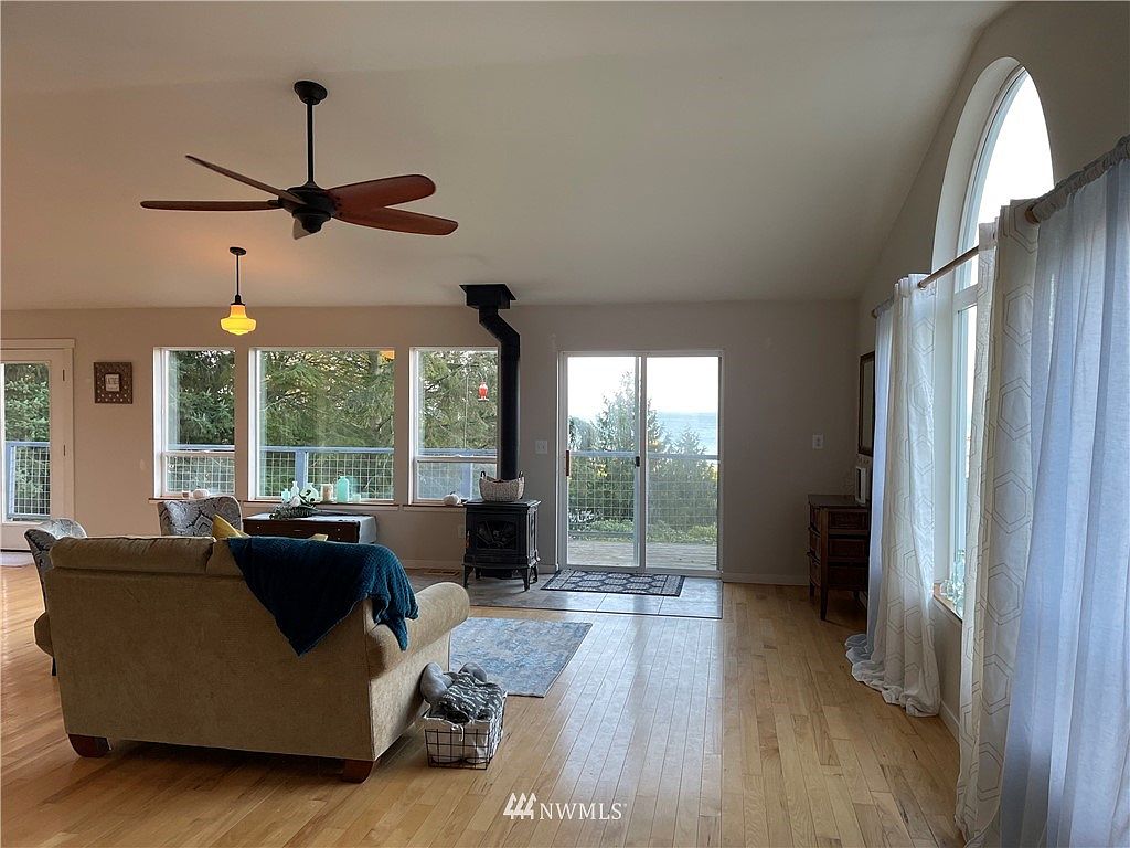 Oak Harbor, WA 98277