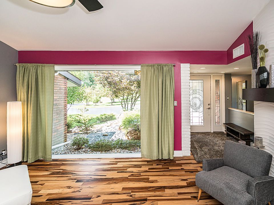 6 Sunswept Dr, Saint Louis, MO 63141 Zillow