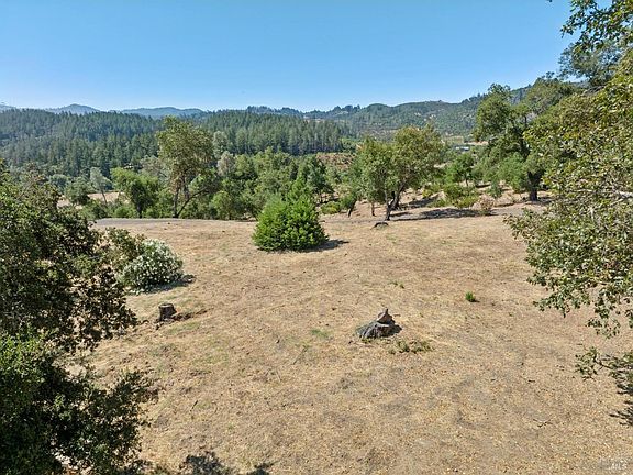 2nd image of 1128 Bennett Lane